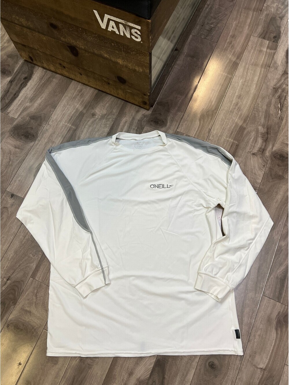 O'Neill Long Sleeve UV Rash Guard – Men's XL – White/Gray